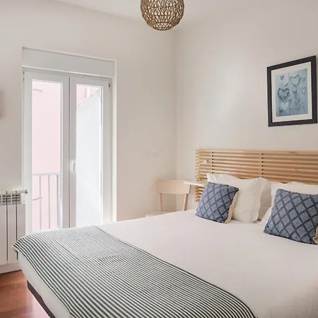 Bright 2br Terrace In Estrela * Lisbon