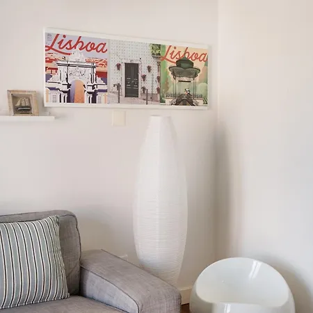 Bright 2br Terrace In Estrela Daire