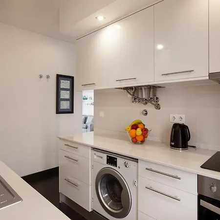 Bright 2br Terrace In Estrela Apartment *