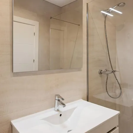 Bright 2br Terrace In Estrela Apartment